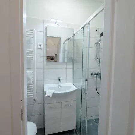 Modern With Aircon And Balcony In The Center * Budapest