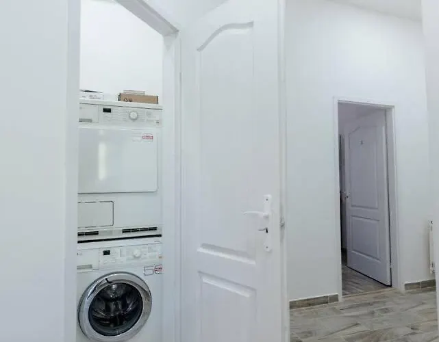 Modern With Aircon And Balcony In The Center アパート *