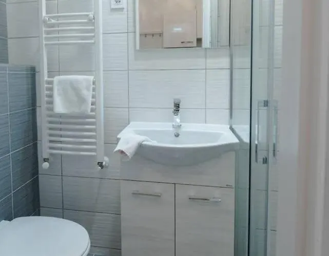 Modern With Aircon And Balcony In The Center Apartament Budapesta