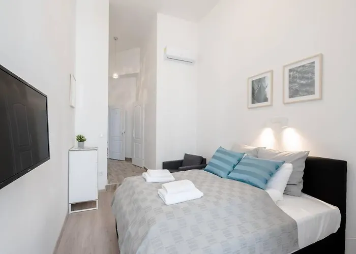 Modern With Aircon And Balcony In The Center Budapesta