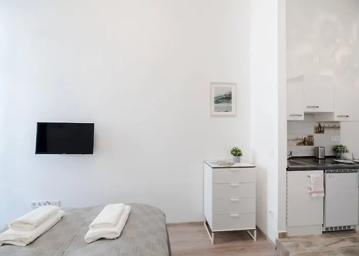 Appartamento Modern With Aircon And Balcony In The Center
